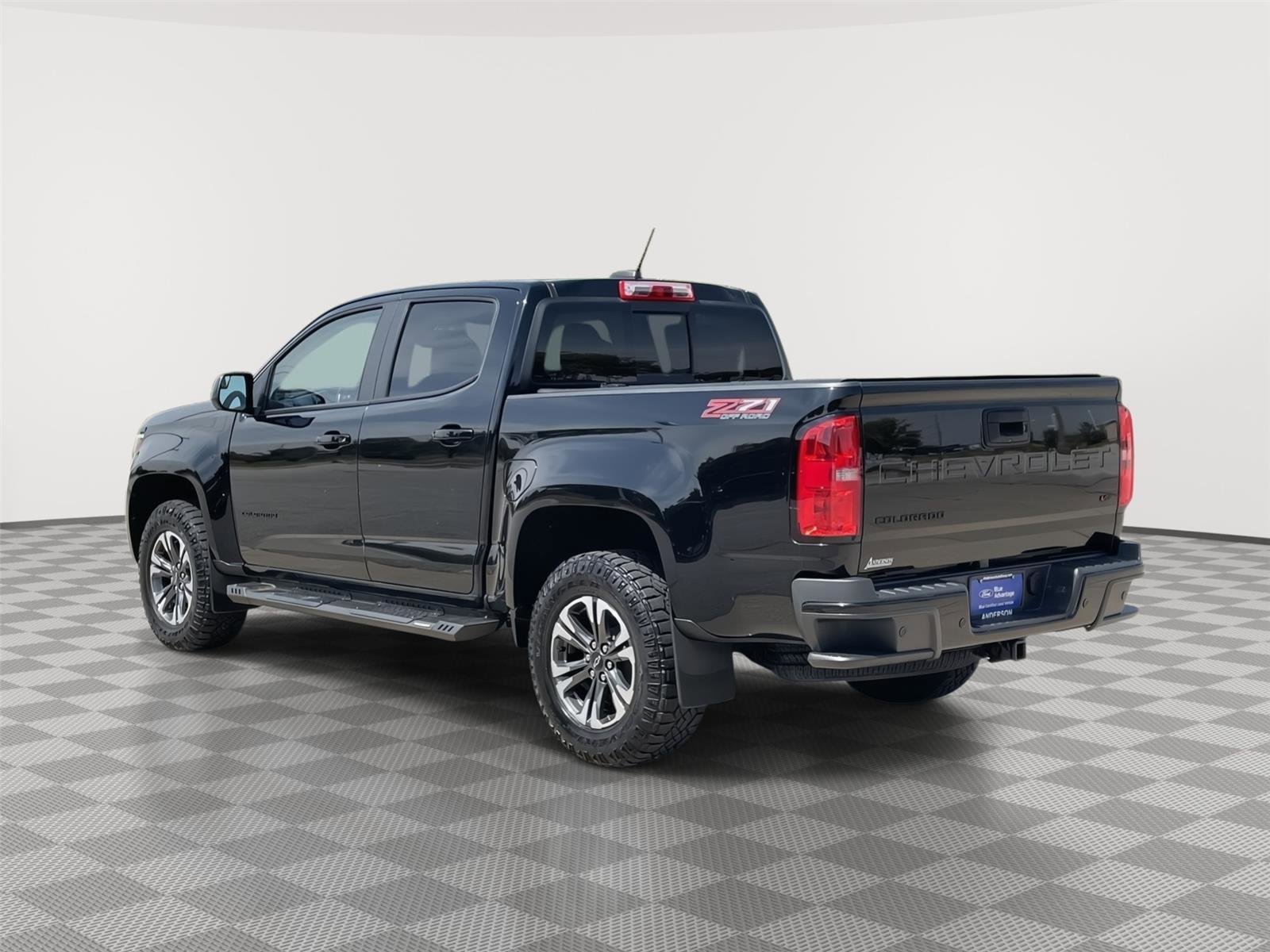 Used 2022 Chevrolet Colorado Z71 AWD/4WD image 9