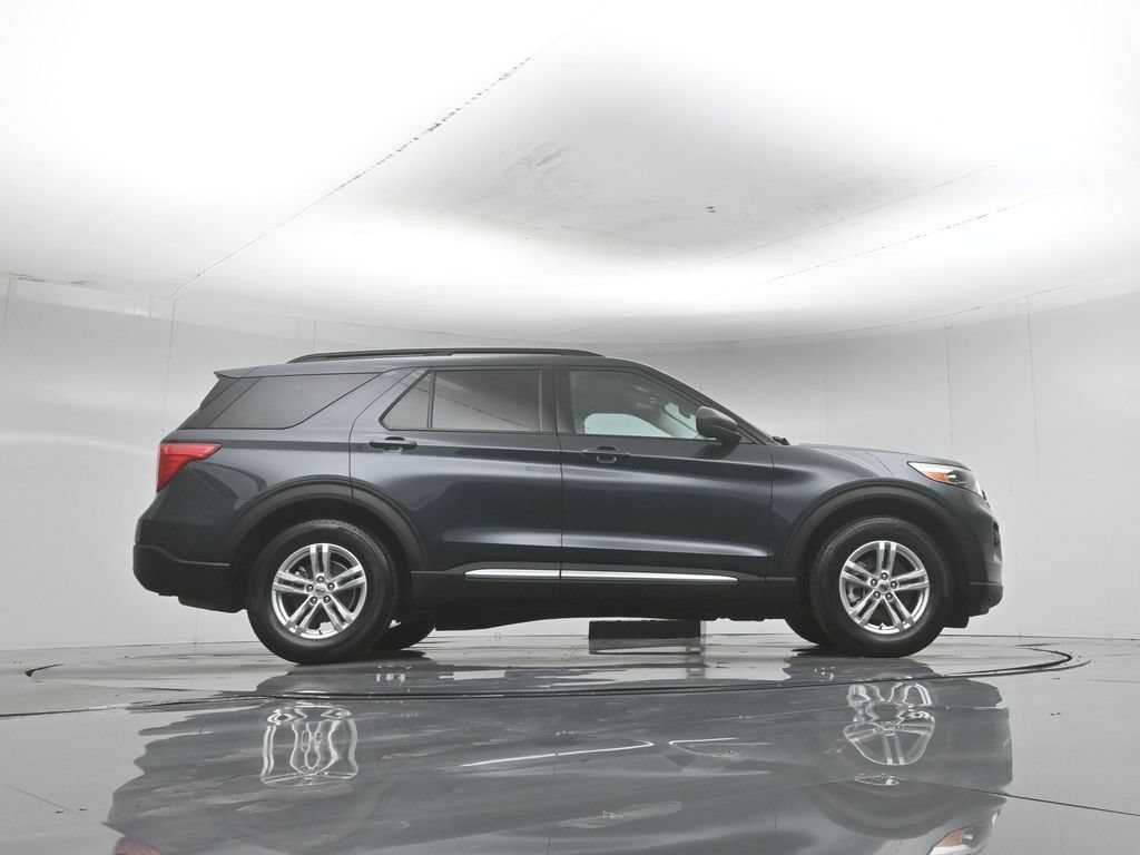 Certified 2023 Ford Explorer XLT RWD image 8