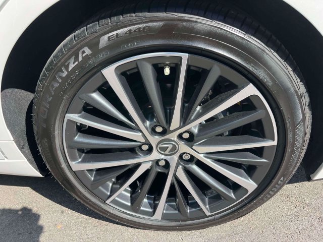 Used 2024 Lexus ES 350 w/ Premium Package FWD image 11