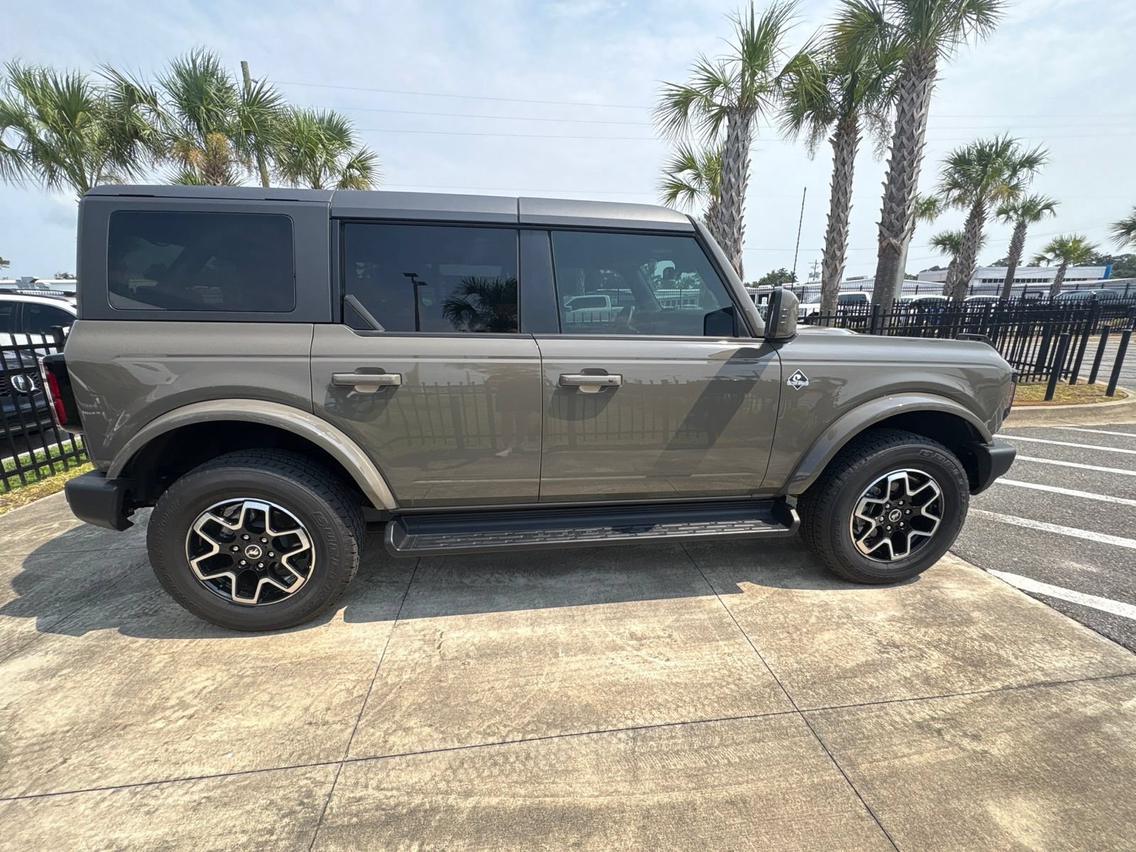 Certified 2025 Ford Bronco Outer Banks AWD/4WD image 10