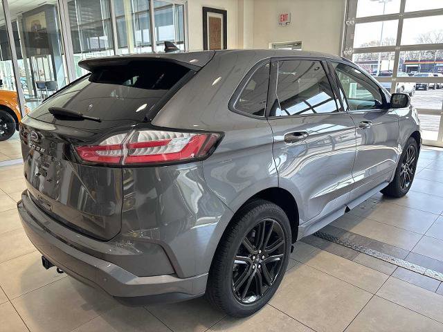 Certified 2024 Ford Edge ST-Line w/ Class II Trailer Tow Package AWD/4WD image 3