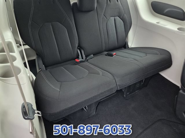 Used 2022 Chrysler Voyager LX FWD image 14