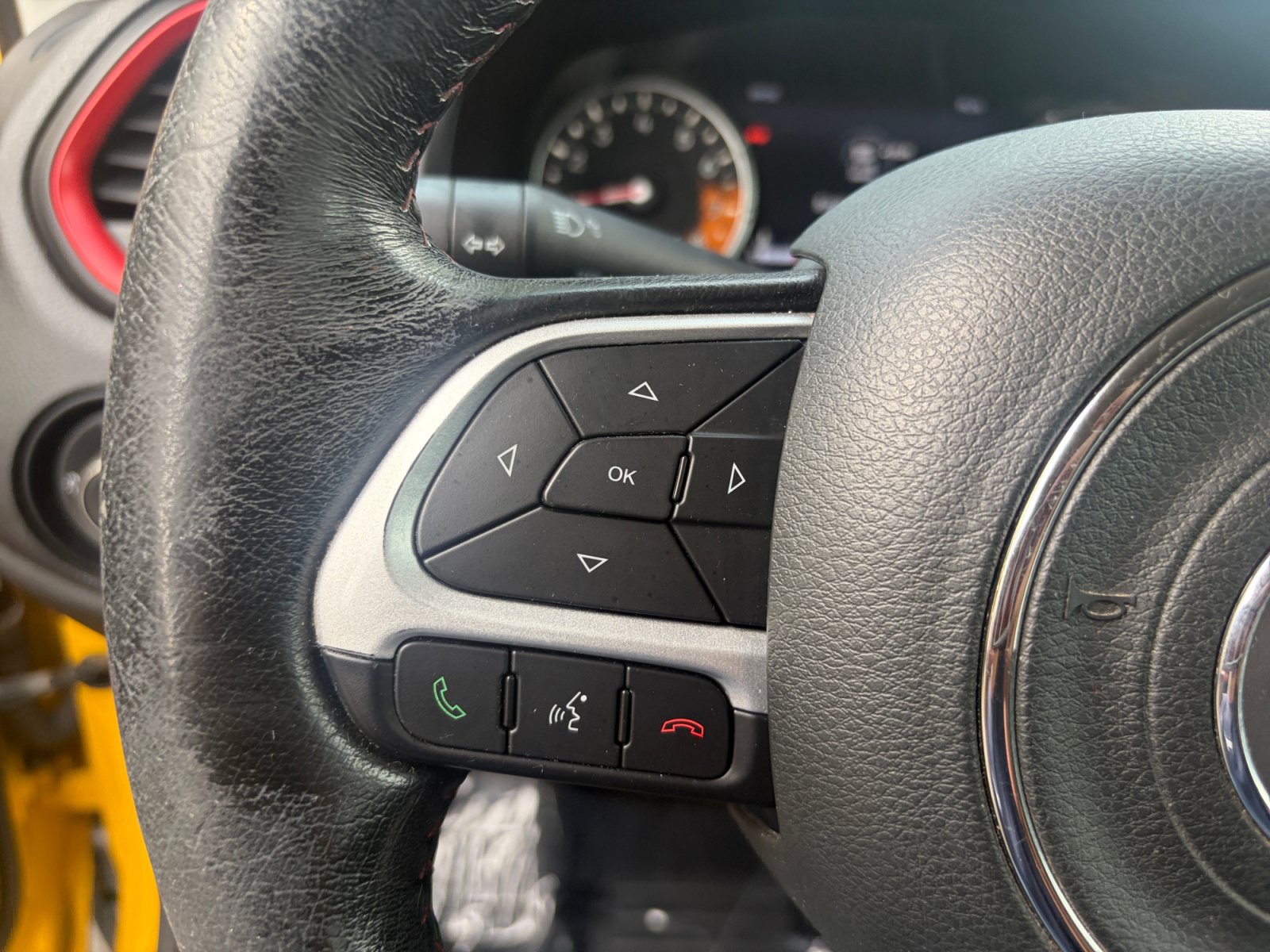 Used 2018 Jeep Renegade Trailhawk w/ Cold Weather Group II AWD/4WD image 23
