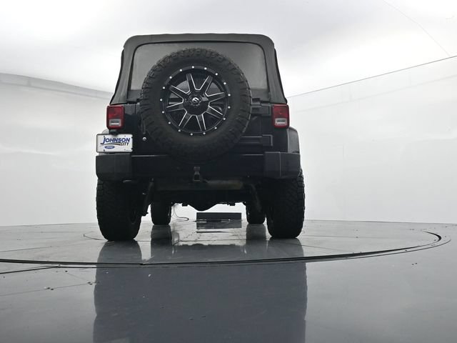 Used 2017 Jeep Wrangler Unlimited Sahara w/ Max Tow Package AWD/4WD image 31