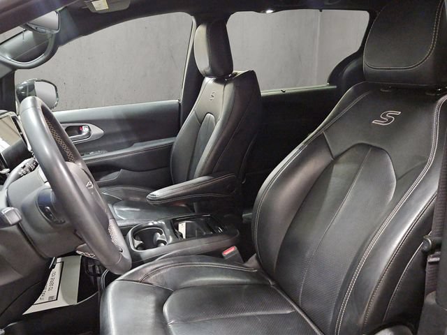 Used 2022 Chrysler Pacifica Touring-L w/ S Appearance Package AWD/4WD image 12