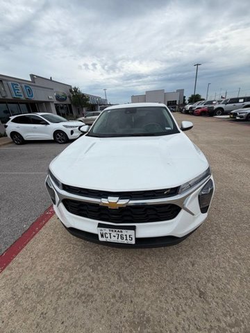Used 2025 Chevrolet Trax LS w/ LS Convenience Package FWD image 7
