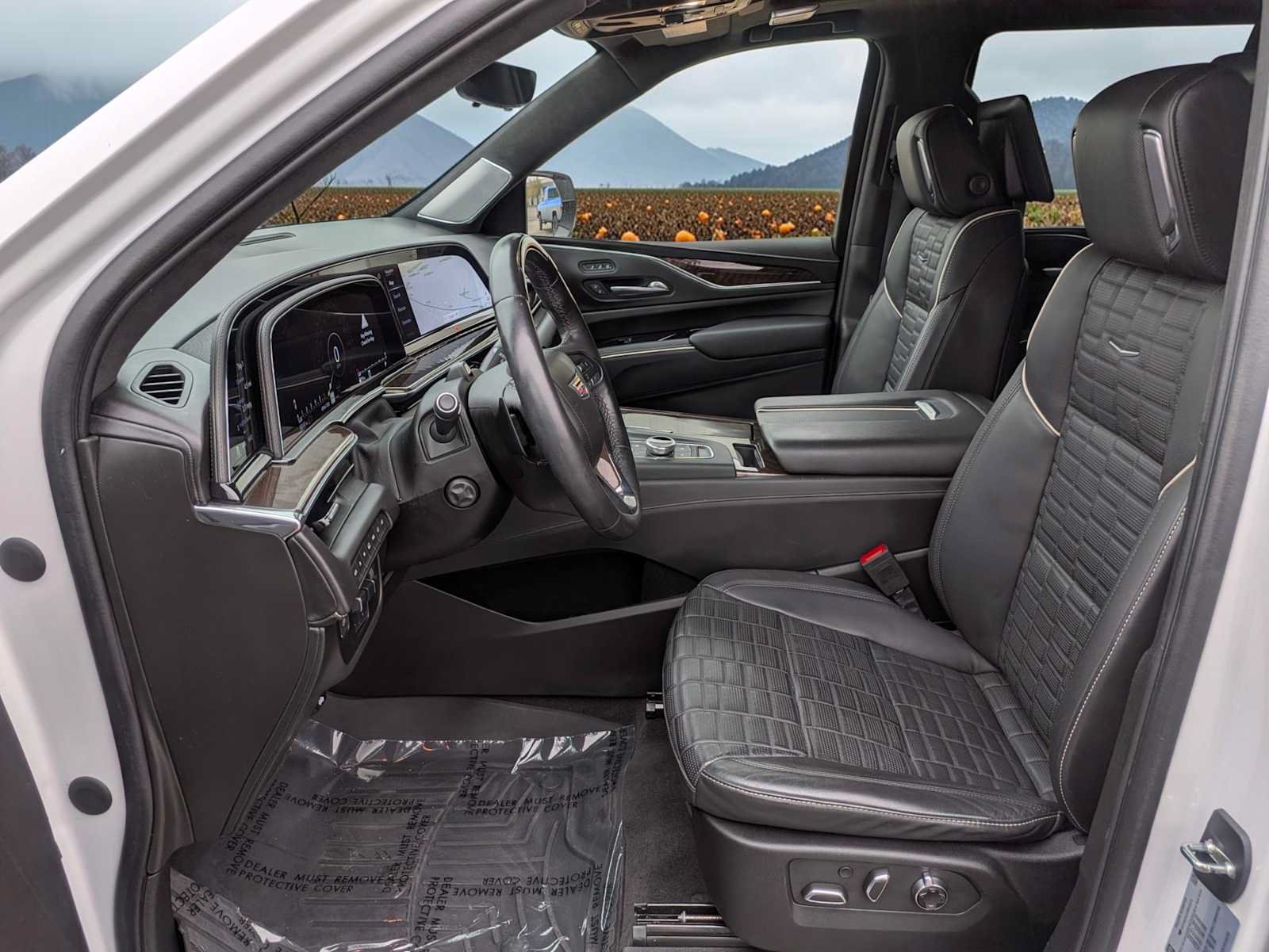 Used 2023 Cadillac Escalade Premium Luxury Platinum w/ LPO, Radiant Package AWD/4WD image 16