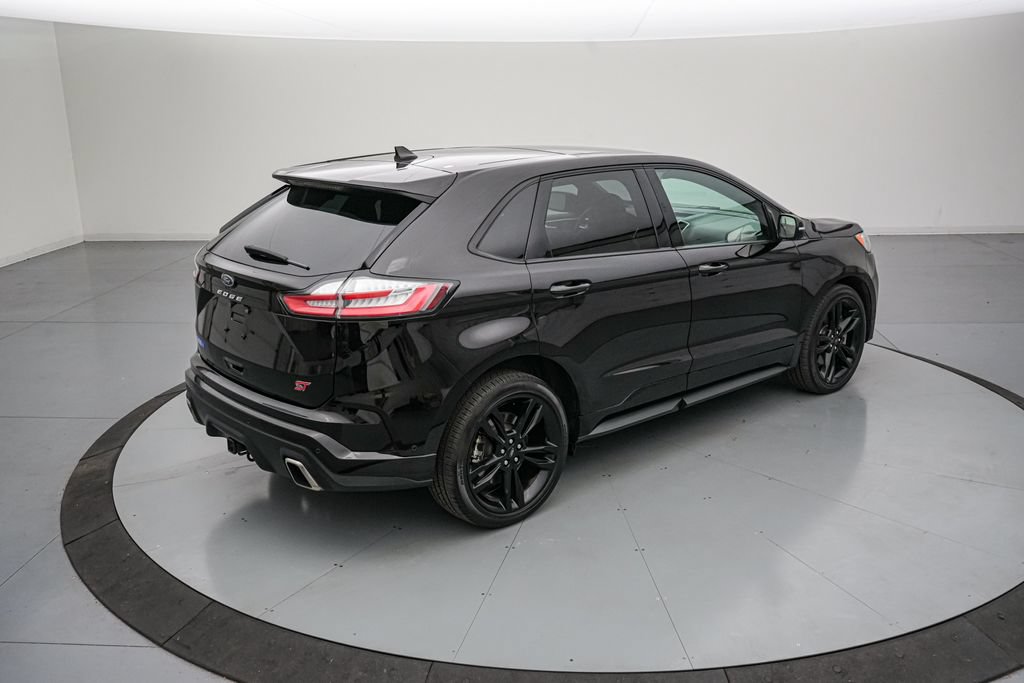 Certified 2023 Ford Edge ST w/ Equipment Group 401A AWD/4WD image 4