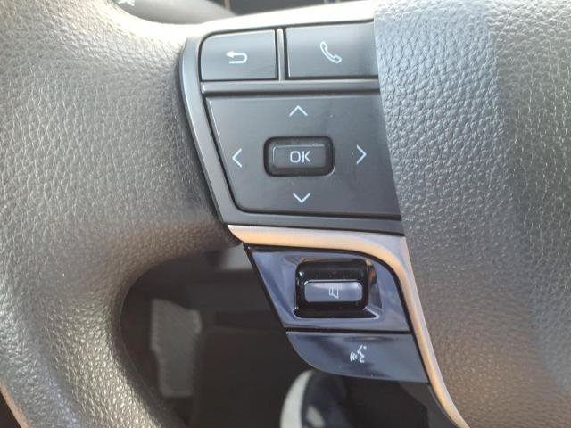 Used 2025 Toyota Camry LE FWD image 13