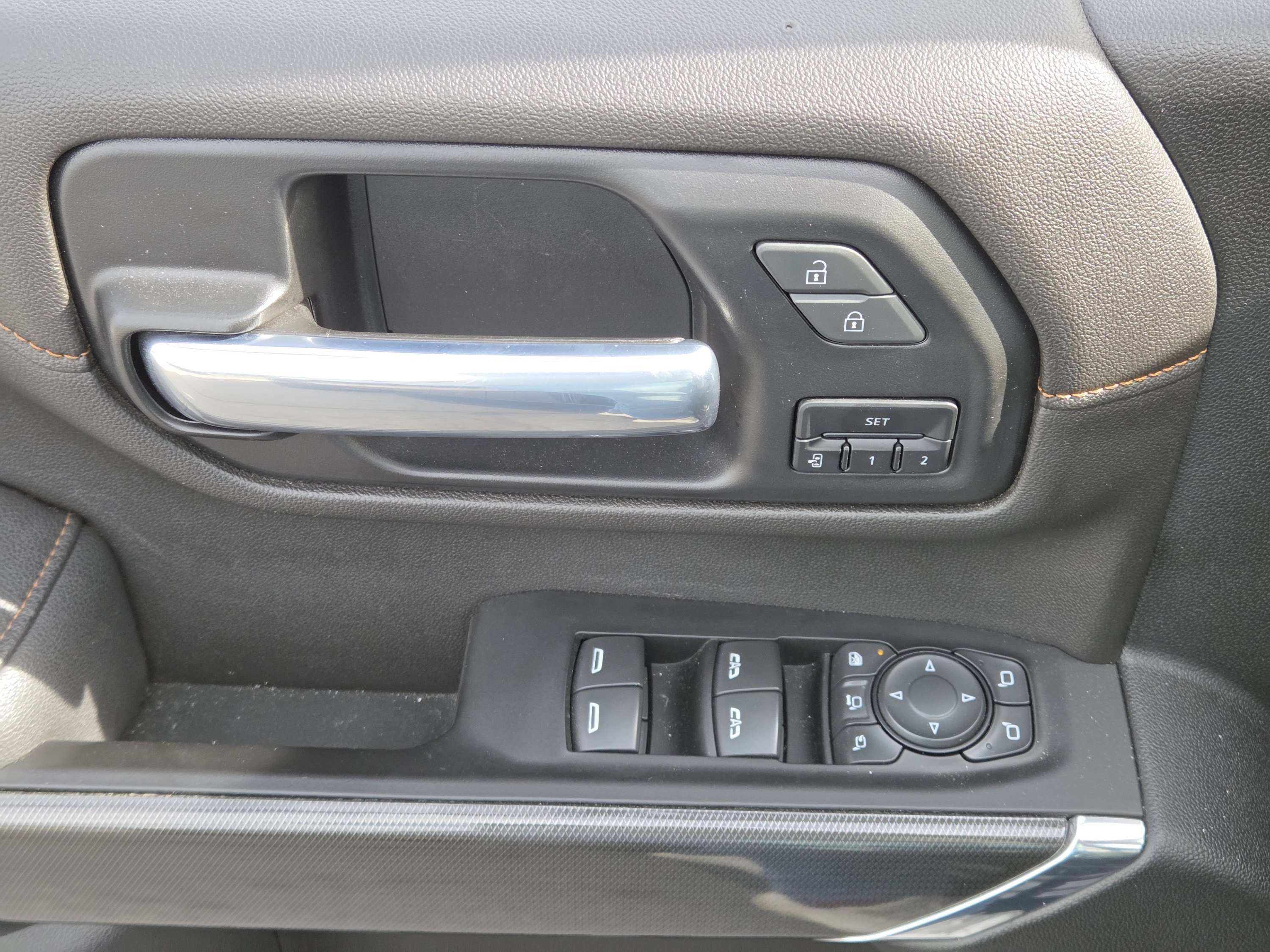 Used 2022 GMC Sierra 2500 AT4 w/ AT4 Premium Plus Package AWD/4WD image 39