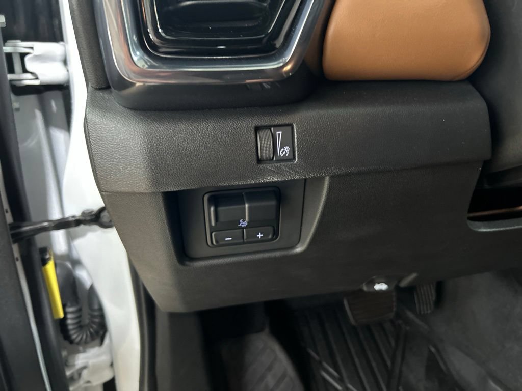 Used 2024 GMC Canyon AT4 w/ Canyon Safety Plus Package AWD/4WD image 14