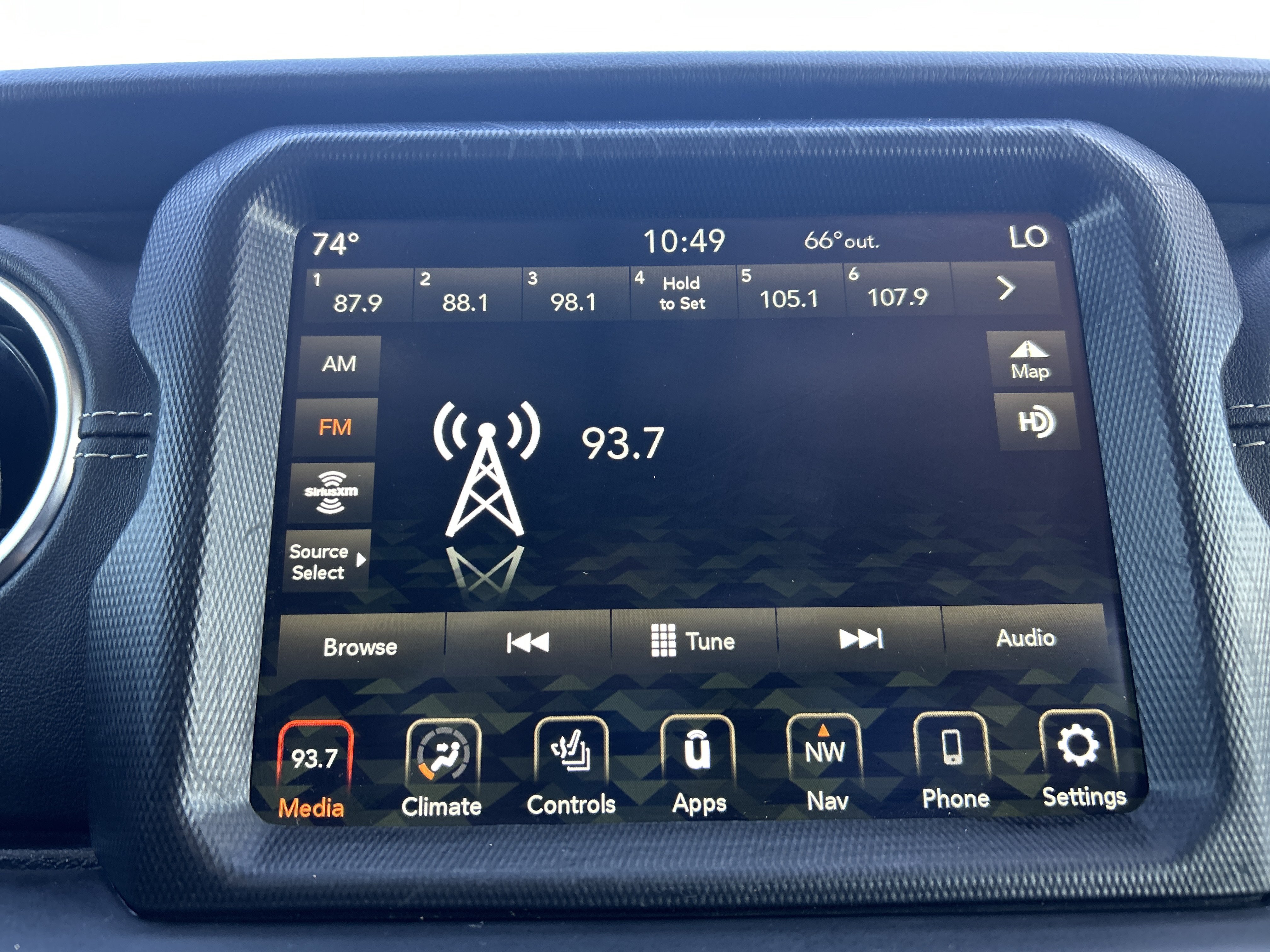 Used 2022 Jeep Gladiator Overland w/ Popular Equipment Package AWD/4WD image 17