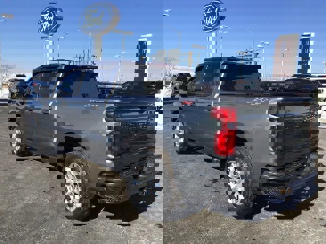 Used 2021 Chevrolet Silverado 1500 Custom image 3