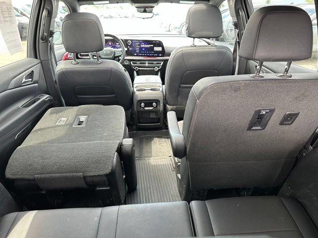 Used 2024 Chevrolet Traverse RS w/ LPO, Floor Liner Package AWD/4WD image 11
