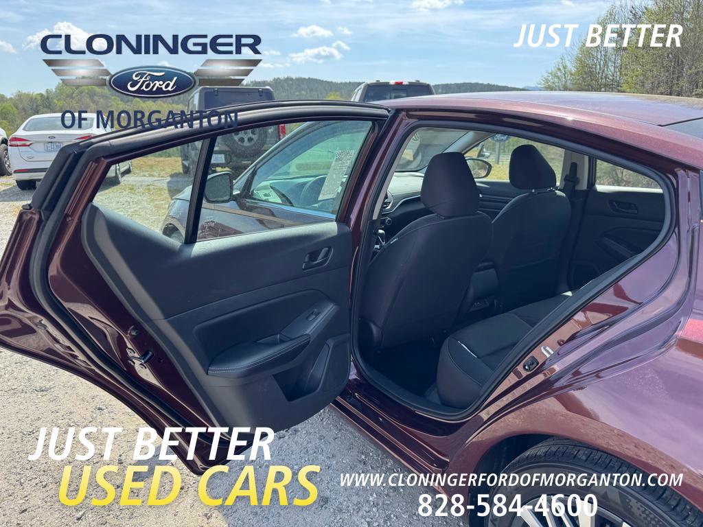 Used 2025 Nissan Altima 2.5 SV FWD image 12