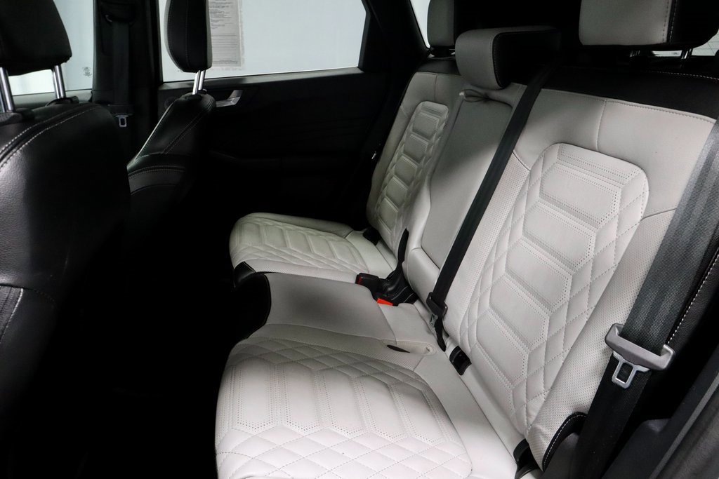 Certified 2023 Ford Escape SE w/ PHEV Premium Package image 24