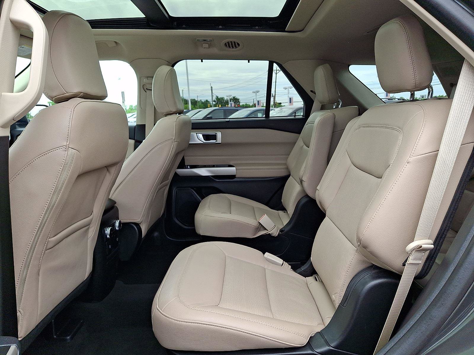 Certified 2023 Ford Explorer Limited w/ Limited Technology Package AWD/4WD image 11