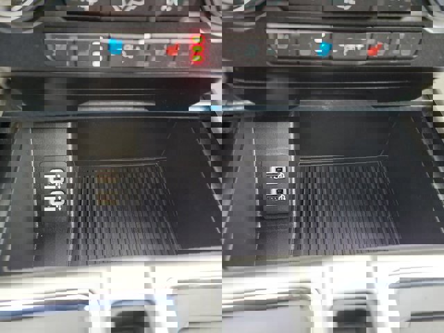 Certified 2019 Ford F150 Lariat w/ Equipment Group 502A Luxury image 21