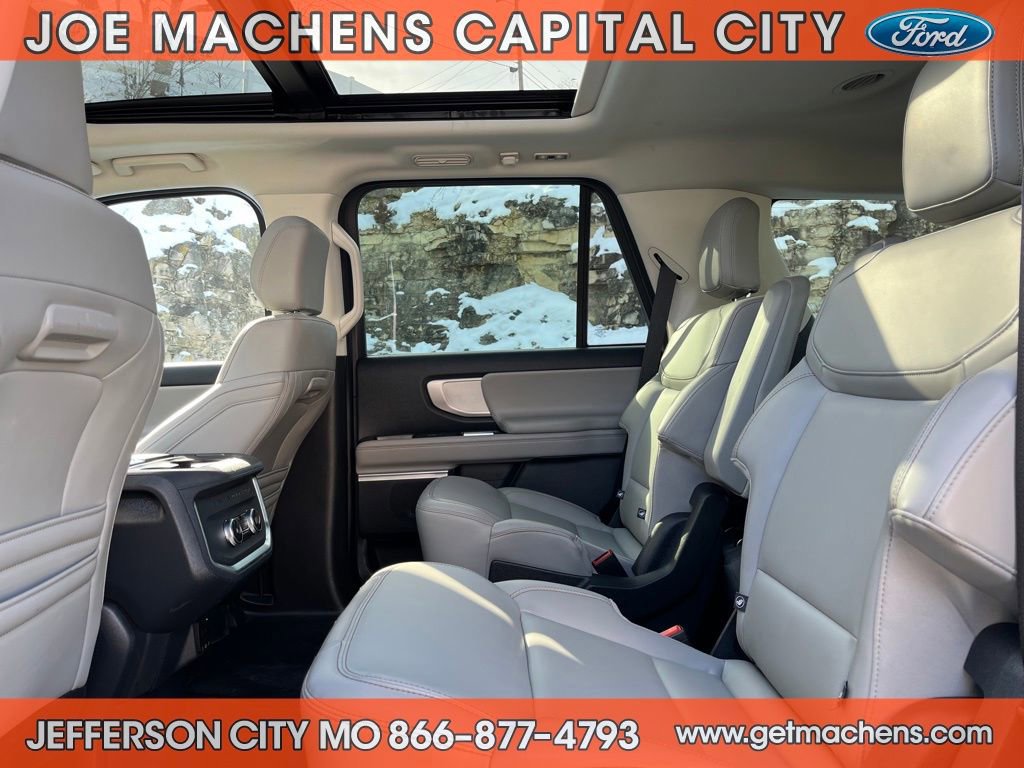 Certified 2025 Ford Expedition Active image 13