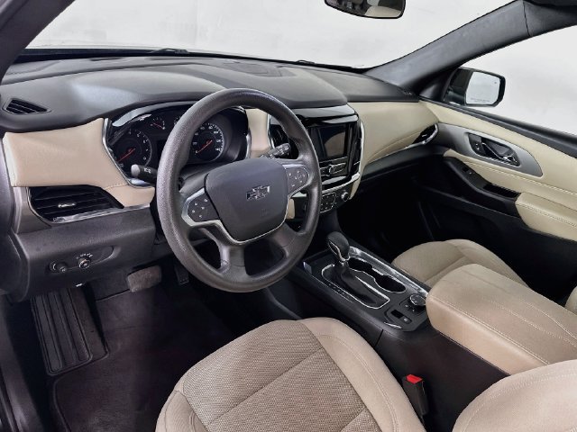 Used 2023 Chevrolet Traverse LS w/ Midnight/Sport Edition AWD/4WD image 15