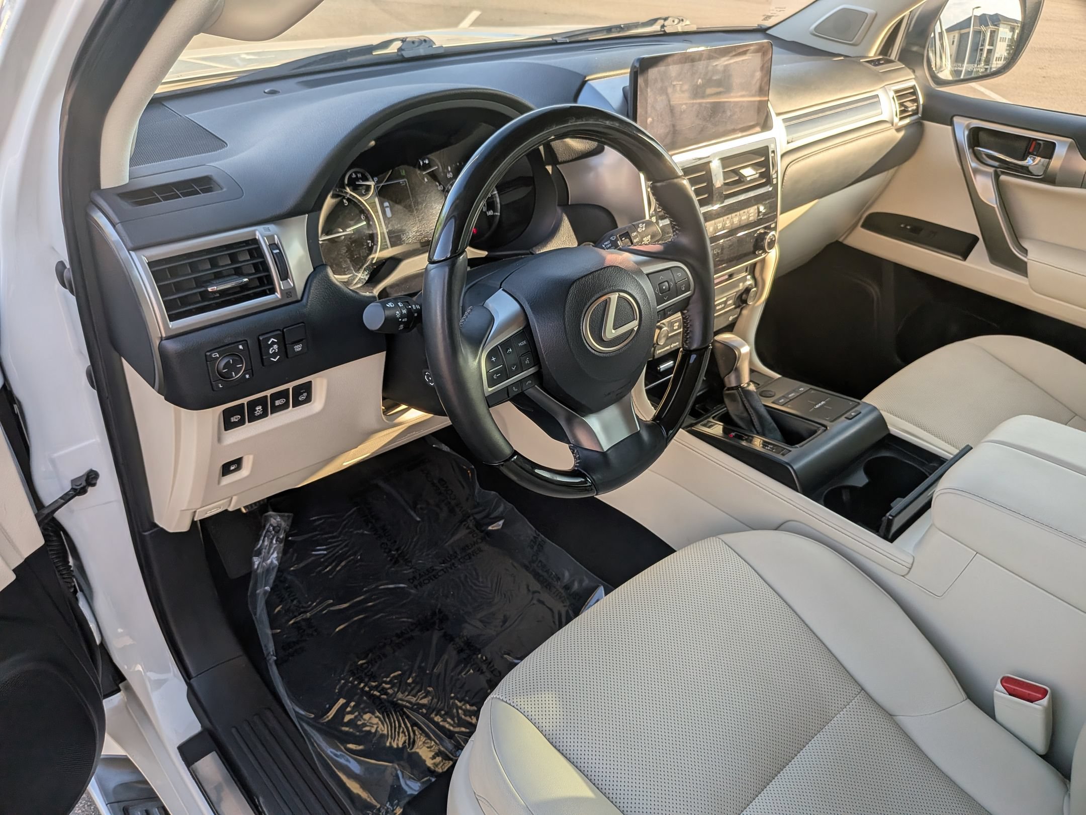 Used 2023 Lexus GX 460 Premium w/ Premium Package AWD/4WD image 17