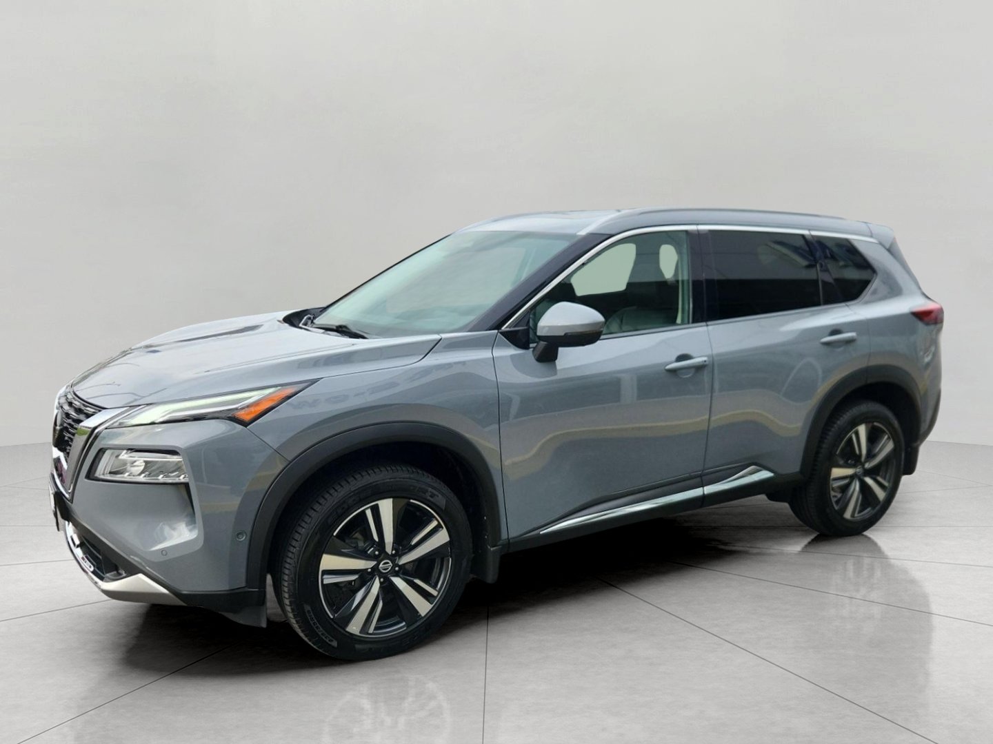 Used 2021 Nissan Rogue Platinum AWD/4WD image 3