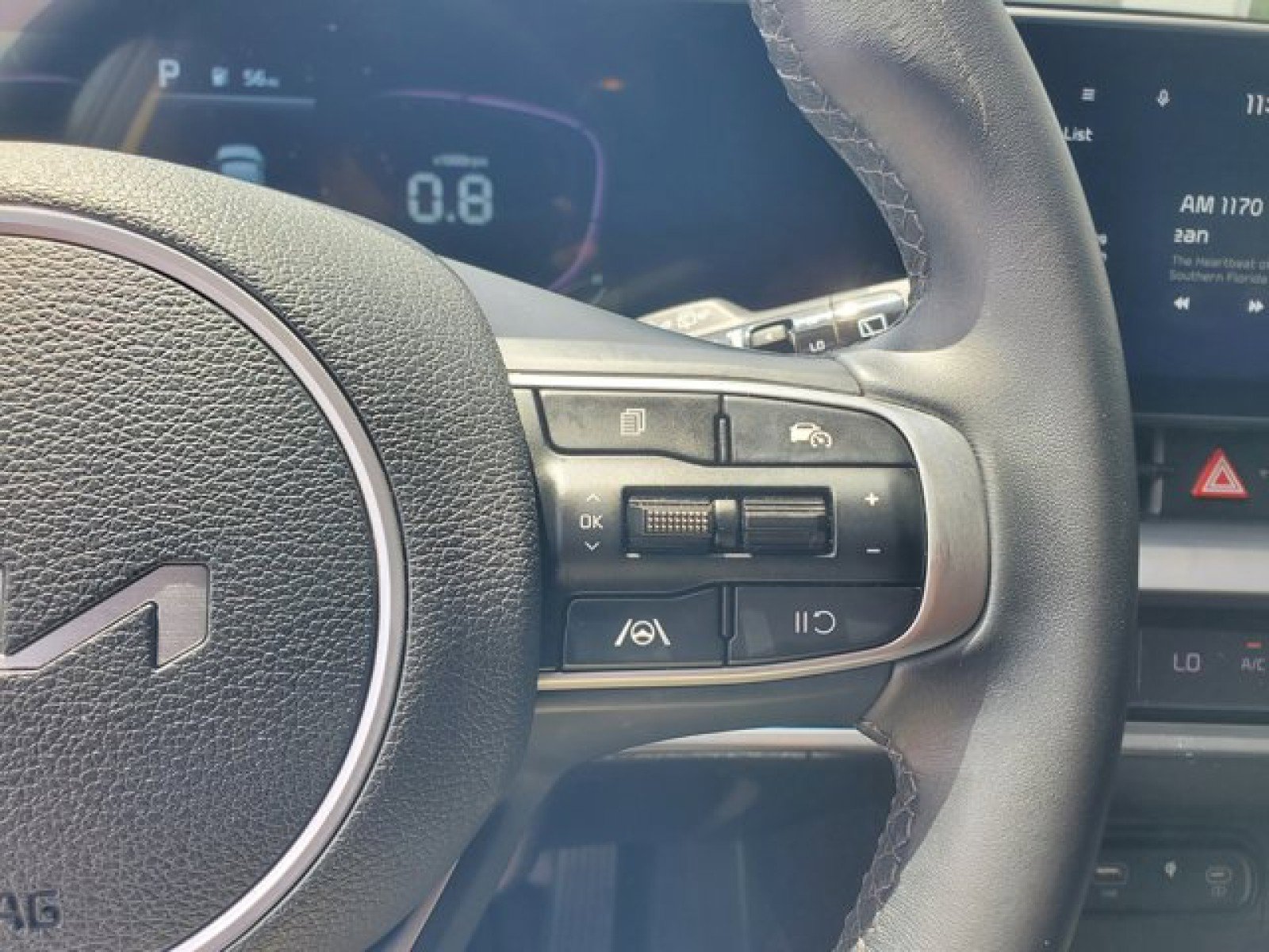 Used 2024 Kia Sportage EX image 18