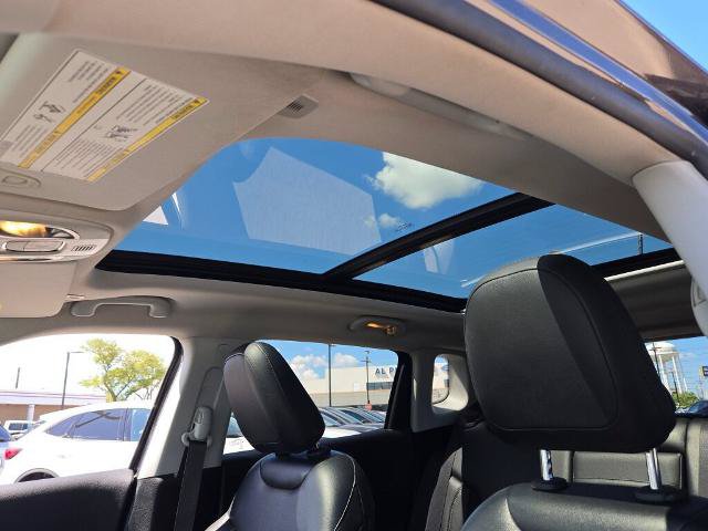 Used 2018 Jeep Compass Latitude w/ Popular Equipment Group AWD/4WD image 21