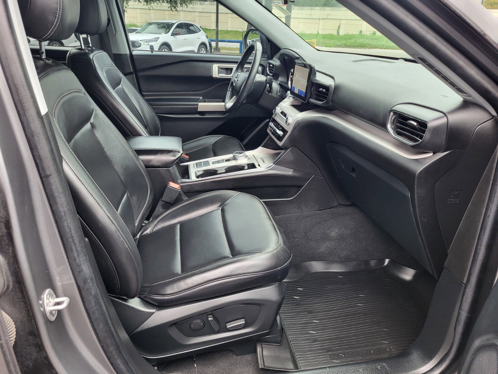 Certified 2023 Ford Explorer XLT w/ Equipment Group 202A RWD image 12