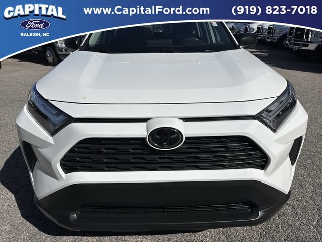 Used 2025 Toyota RAV4 LE AWD/4WD image 10