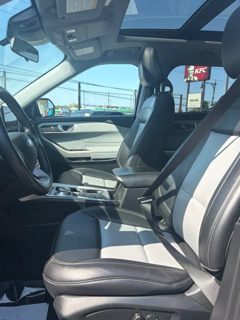 Certified 2023 Ford Explorer XLT w/ Equipment Group 202A AWD/4WD image 11