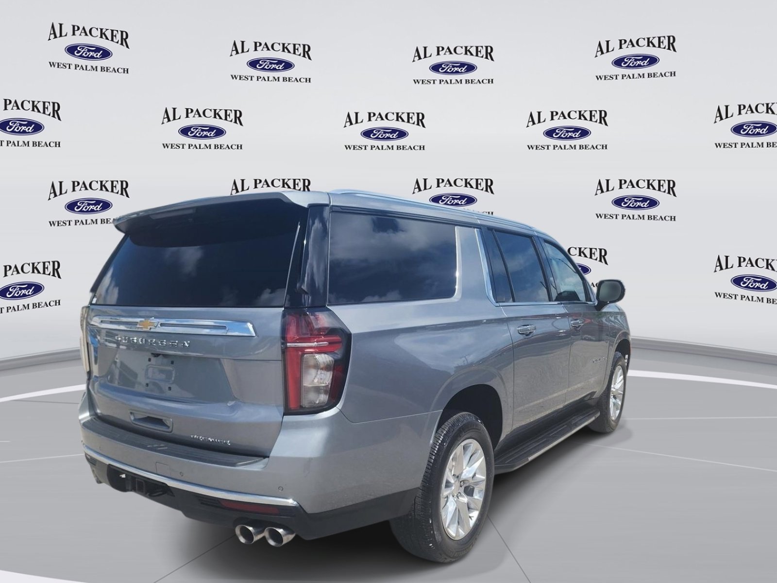 Used 2023 Chevrolet Suburban Premier image 5