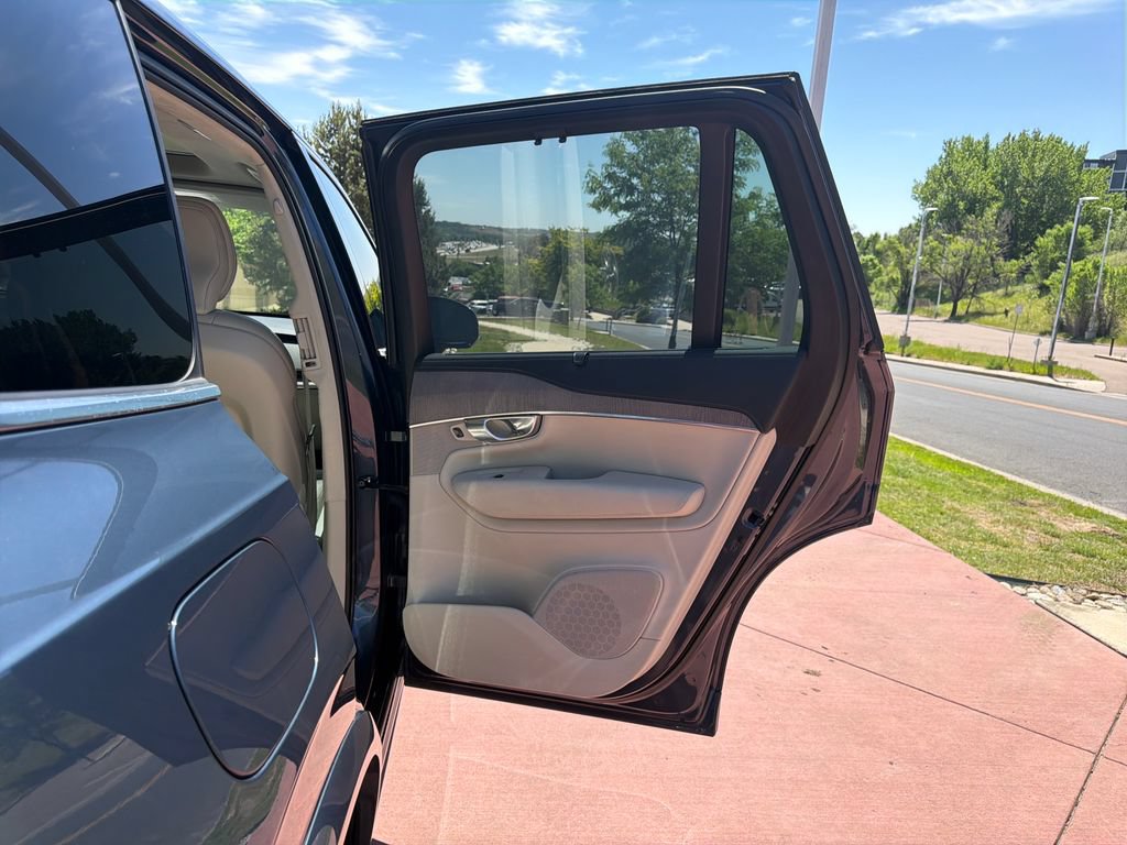 Used 2023 Volvo XC90 T8 Ultimate w/ Lounge Package AWD/4WD image 31