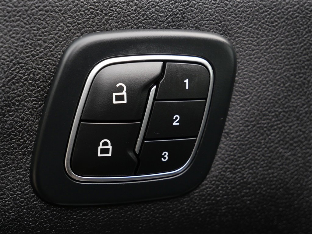 Certified 2024 Ford Escape Platinum image 16