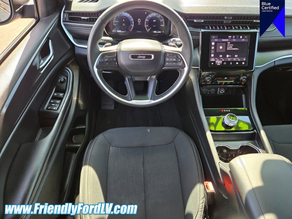 Used 2025 Jeep Grand Cherokee Laredo X AWD/4WD image 11