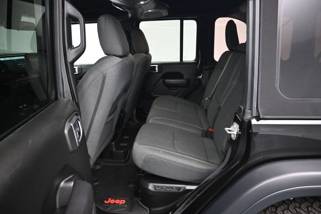 Used 2024 Jeep Wrangler Unlimited AWD/4WD image 18