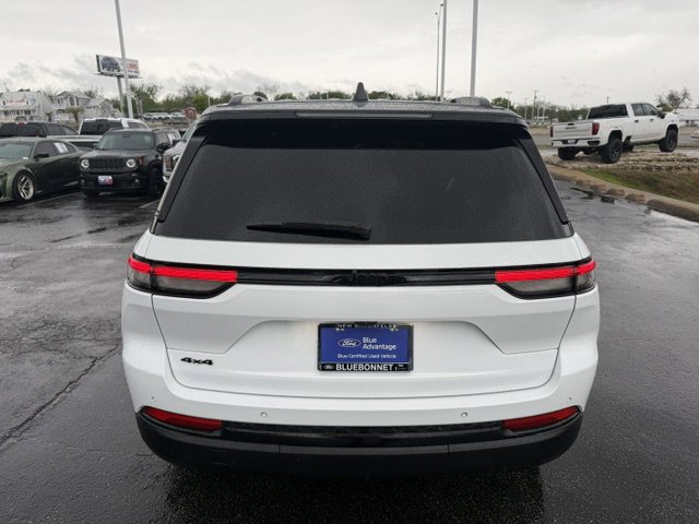 Used 2023 Jeep Grand Cherokee Altitude image 5