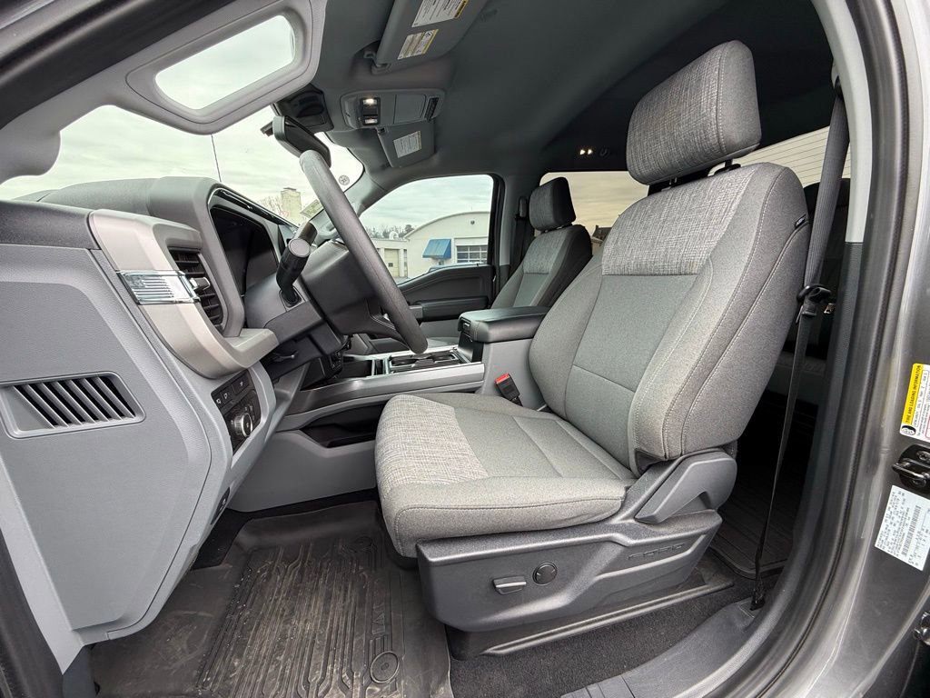 Certified 2023 Ford F250 XLT w/ XLT Premium Package image 17