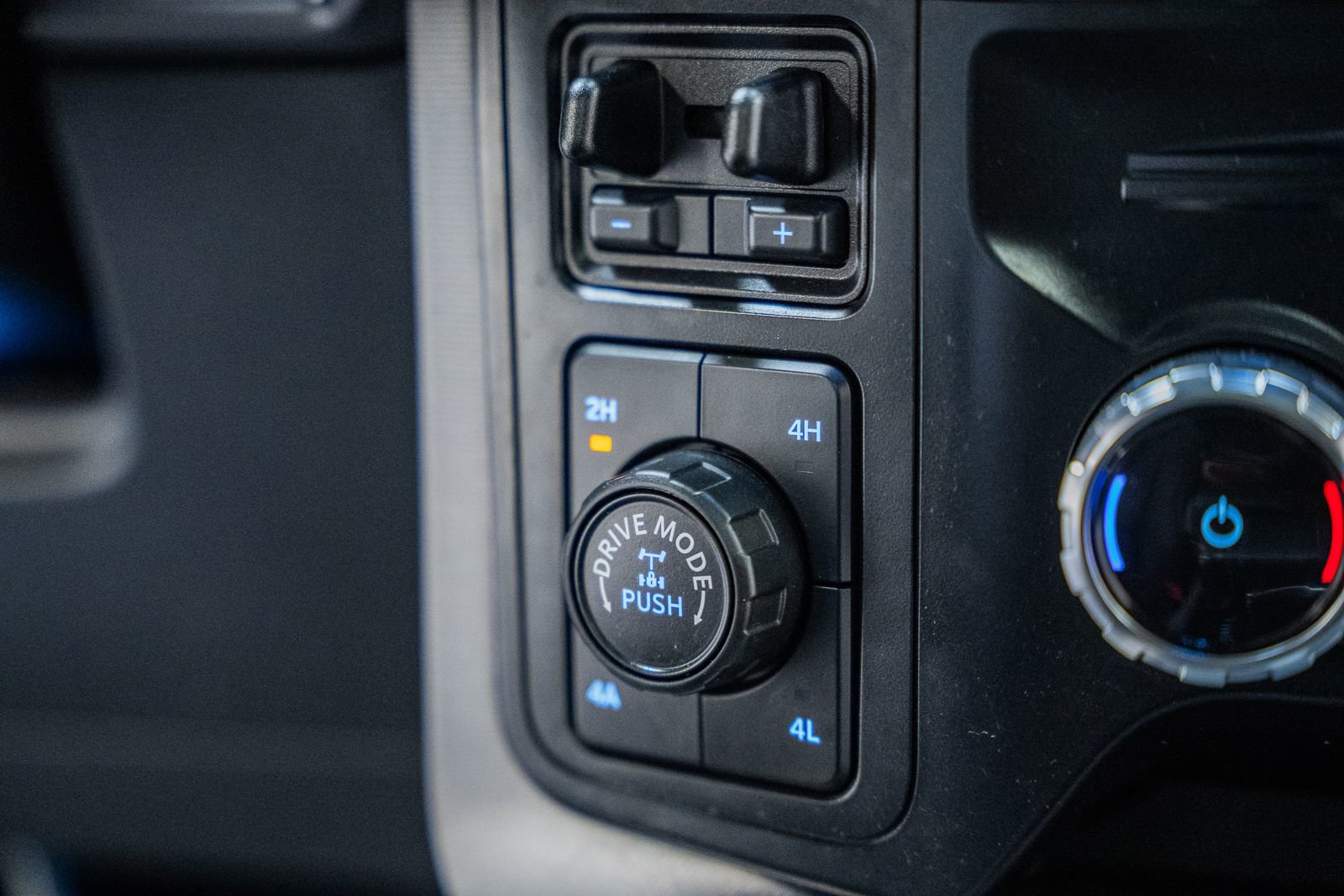 Certified 2023 Ford F150 Platinum w/ Equipment Group 701A High image 35