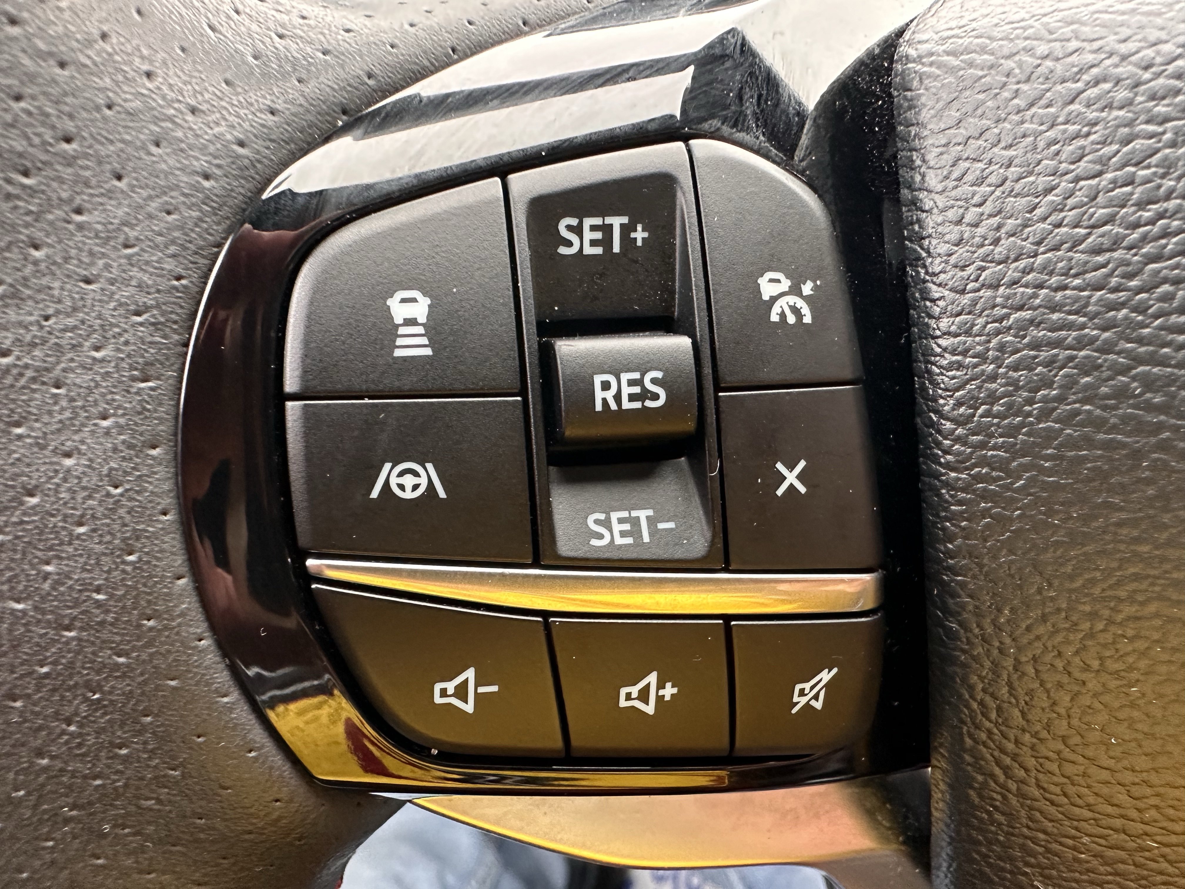 Certified 2023 Ford Explorer ST-Line w/ Class IV Trailer Tow Package AWD/4WD image 21