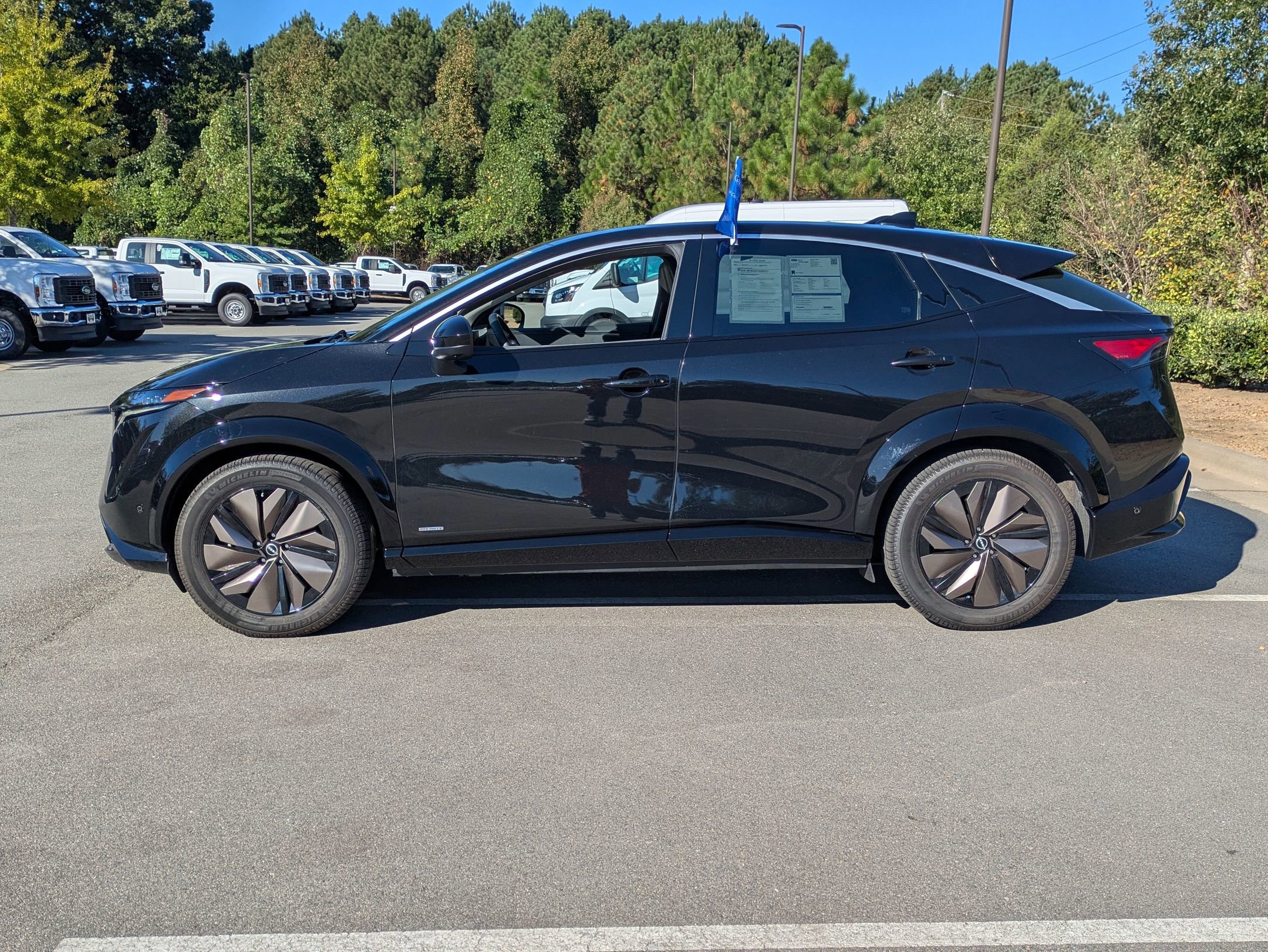 Used 2023 Nissan Ariya FWD image 3