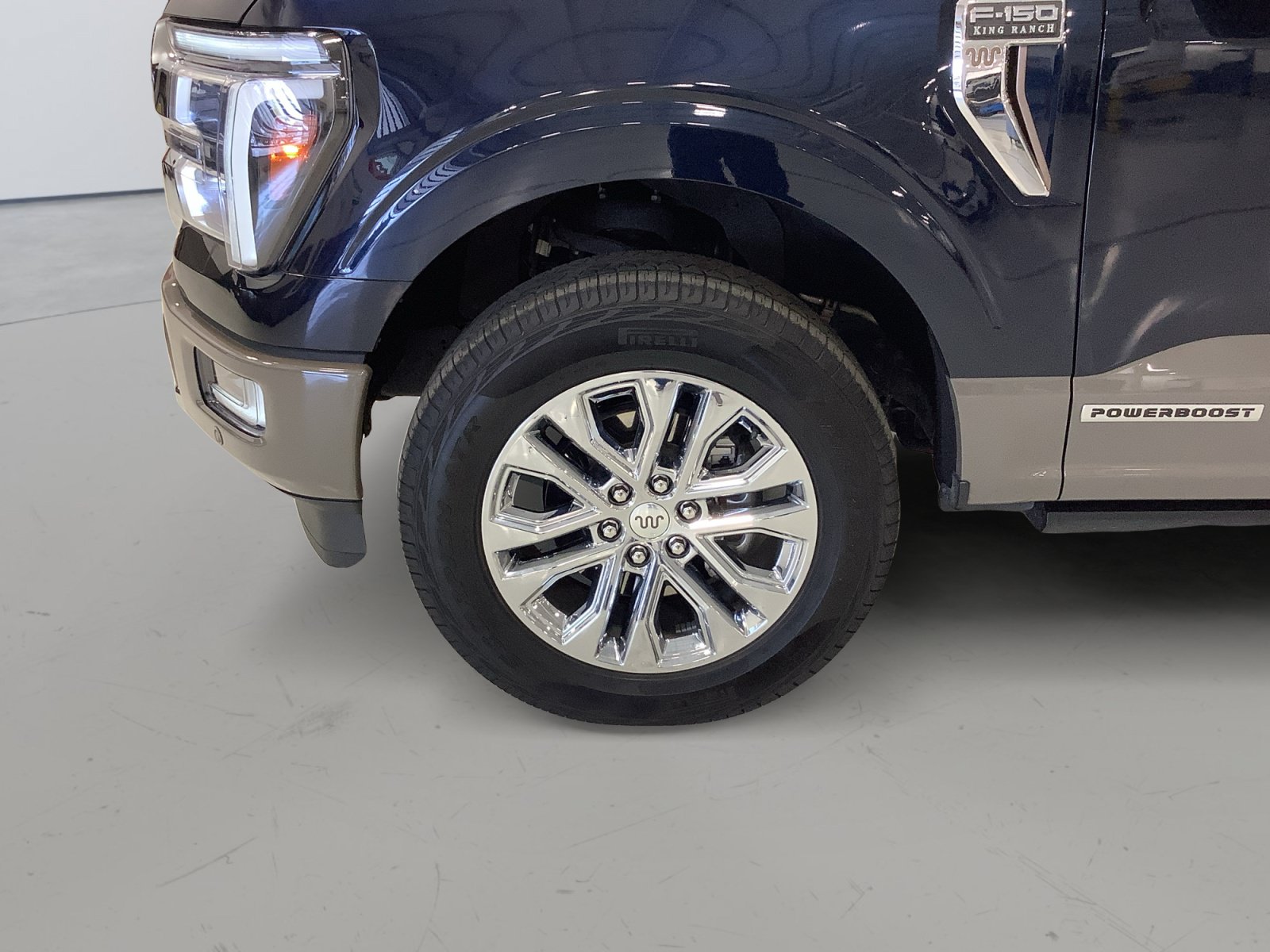 Certified 2025 Ford F150 King Ranch w/ FX4 Off-Road Package AWD/4WD image 9