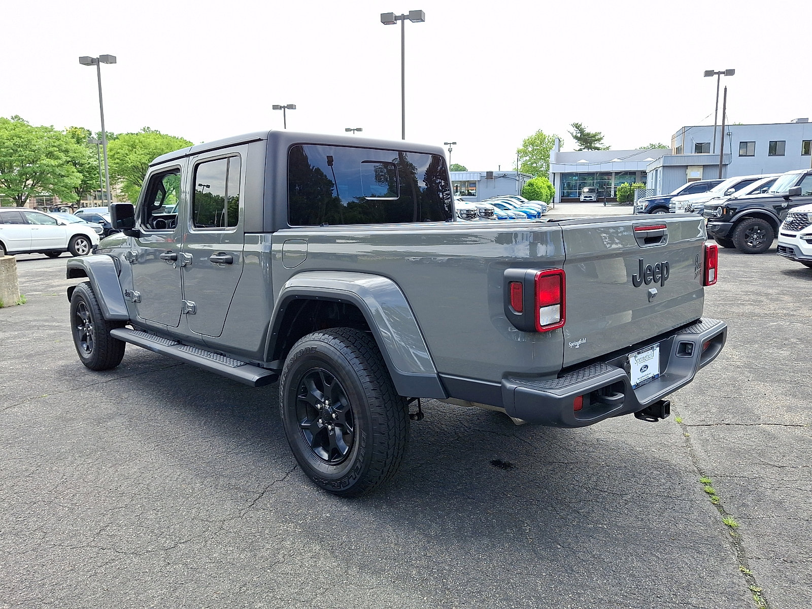 Used 2023 Jeep Gladiator Sport AWD/4WD image 4