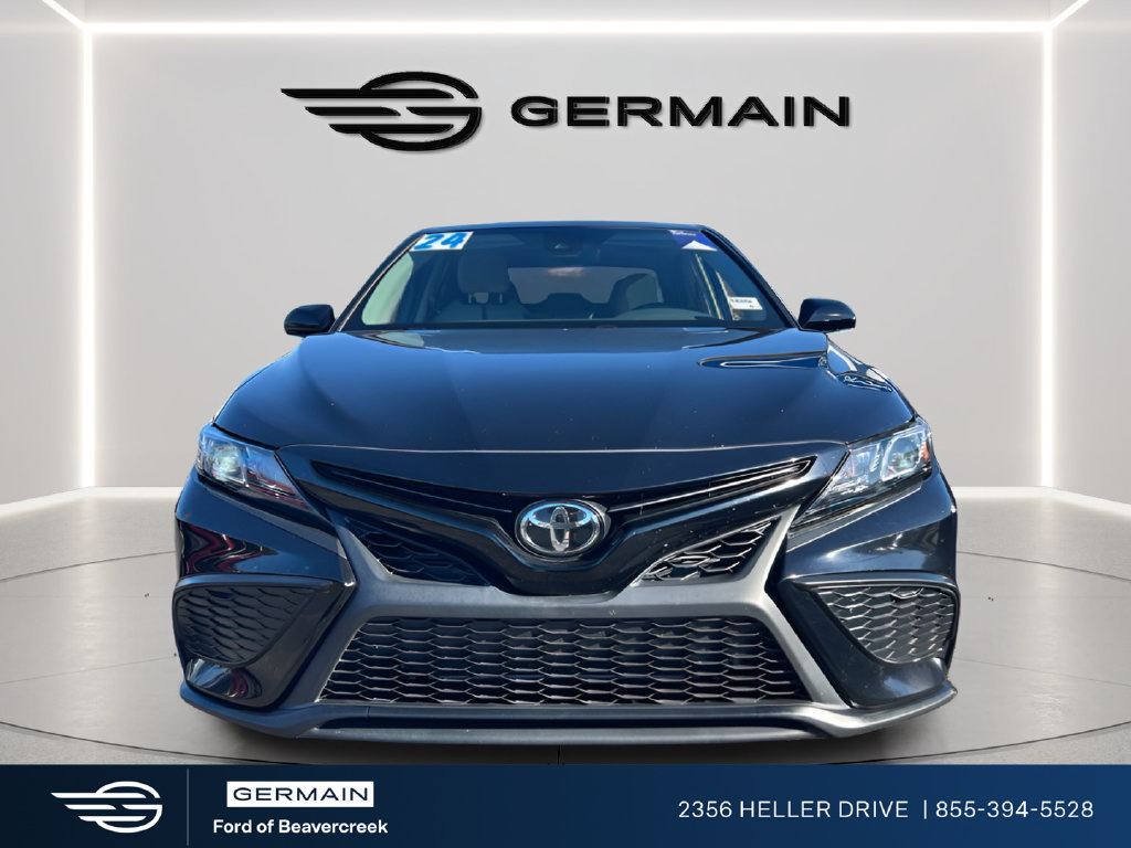 Used 2024 Toyota Camry SE AWD/4WD image 3