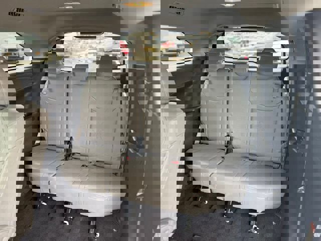 Used 2025 Toyota Sienna XLE image 27