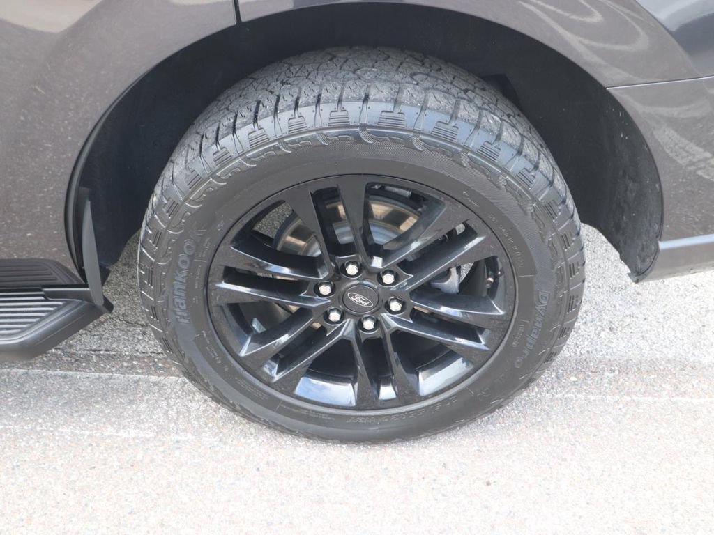 Certified 2024 Ford Expedition XLT RWD image 26