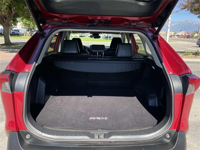 Used 2022 Toyota RAV4 XLE Premium image 23