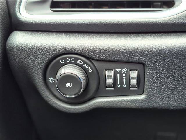 Used 2018 Chrysler Pacifica Touring-L Plus FWD image 14