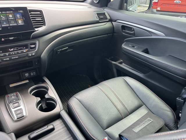 Used 2023 Honda Passport TrailSport image 17