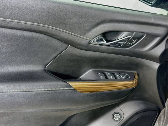 Used 2020 GMC Acadia SLE w/ Driver Convenience Package FWD image 20